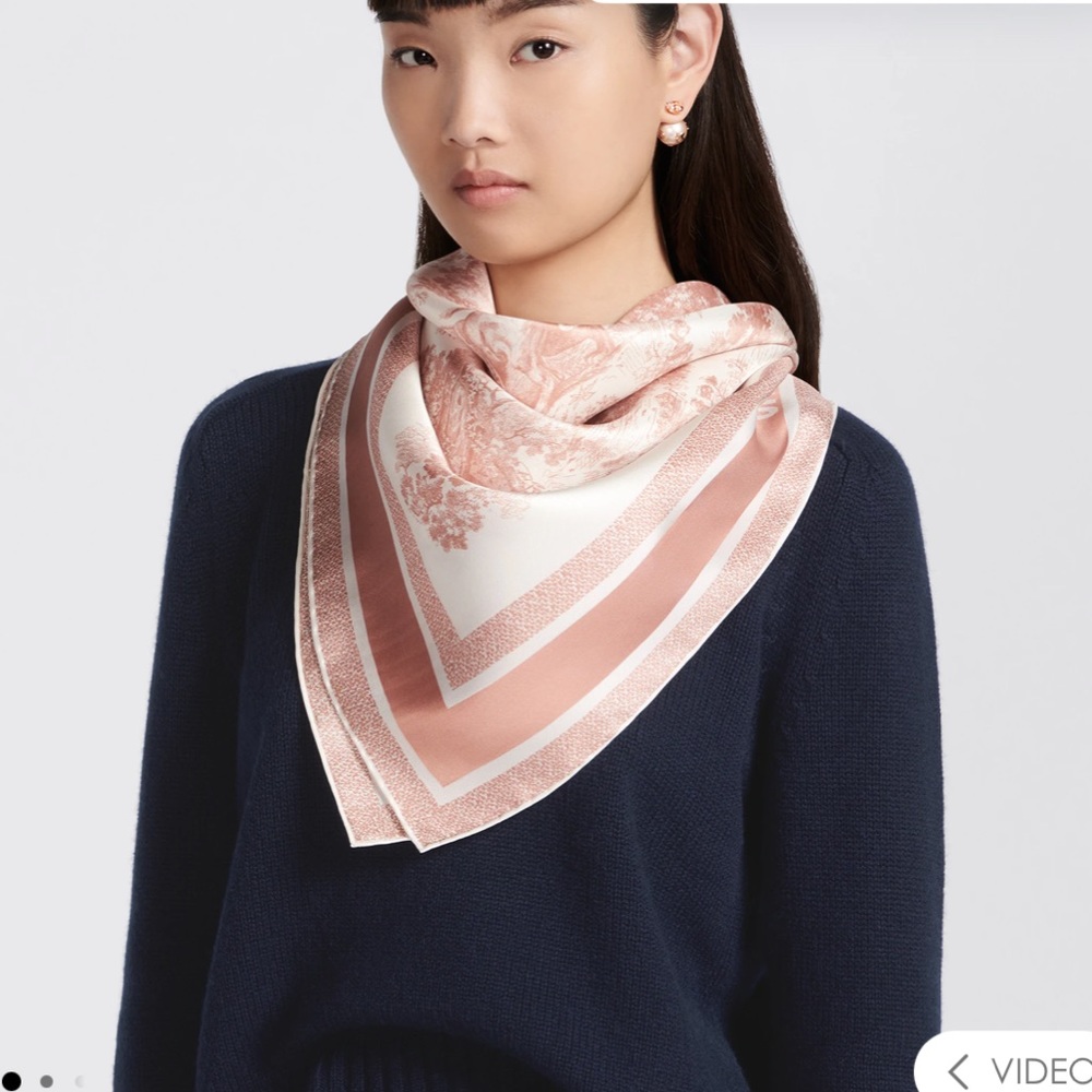 TOILE DE JOUY SAUVAGE 90 SQUARE SCARF